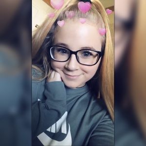 Meet your Posher, Deanna